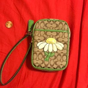 COACH Small Rare Daisy Wristlet